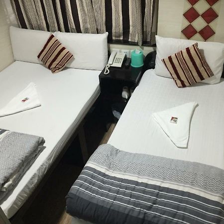 Skyline Hostel Hong Kong Esterno foto