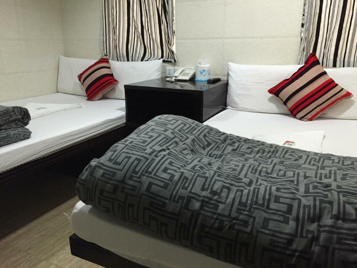 Skyline Hostel Hong Kong Esterno foto